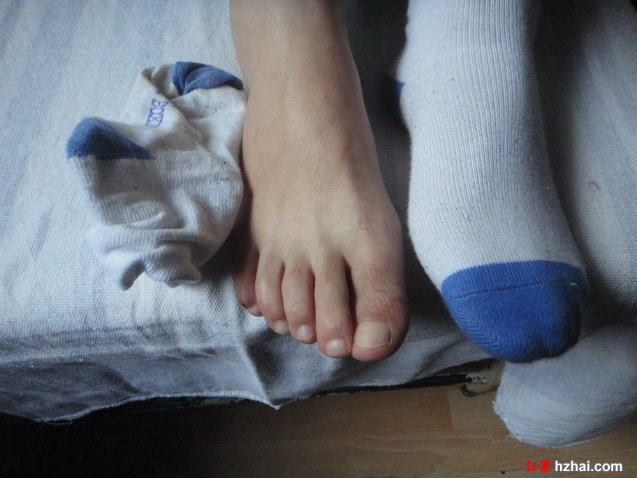 特重口味的东北姑娘美脚42.JPG