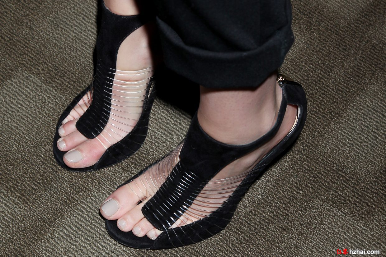 Kristen-Stewart-Feet-796962.jpg