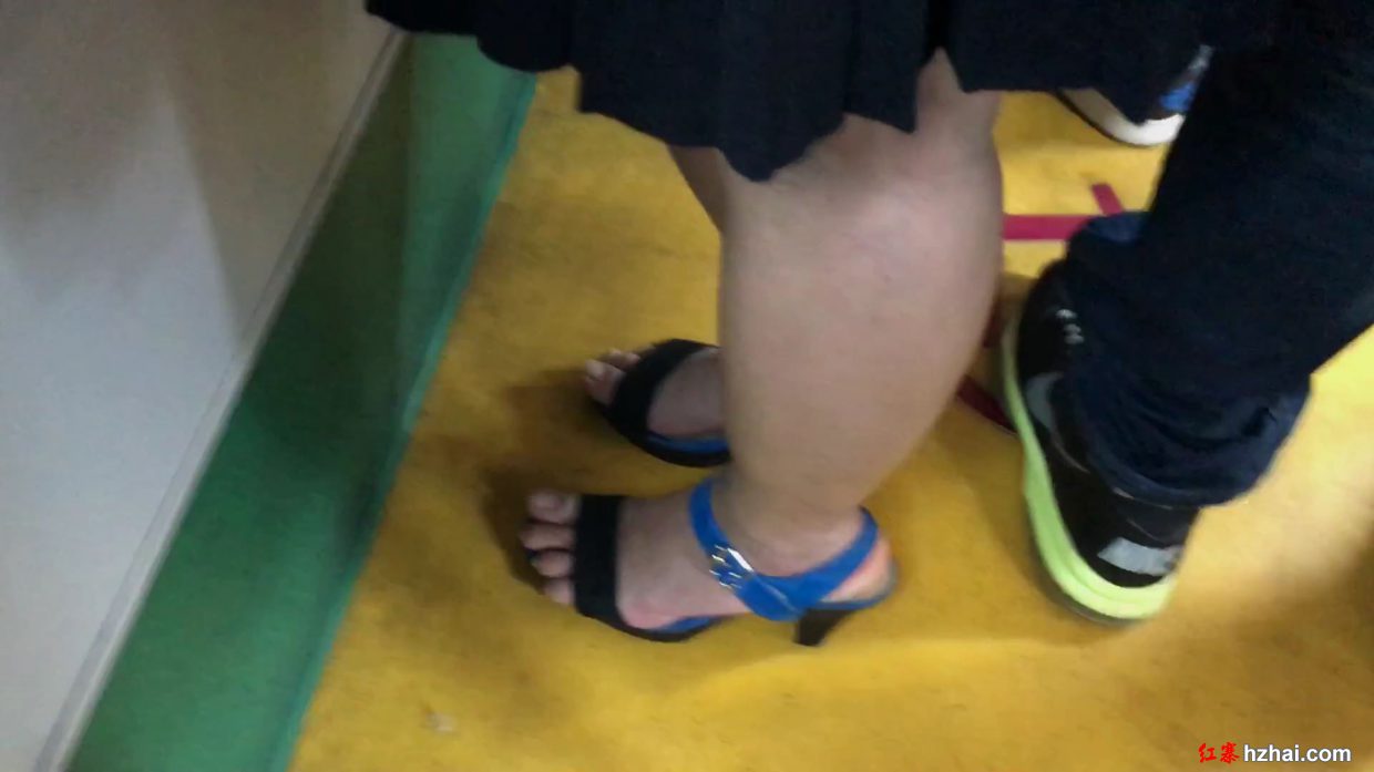 feet31.mp4_000005021.jpg